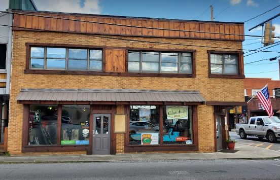 
Toccoa River Outfitters & Fly Fishing Fly Shop